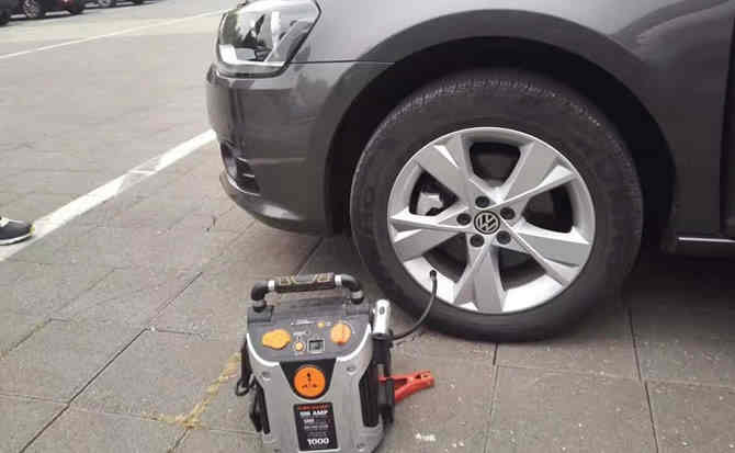 万州区汽车搭电案例
